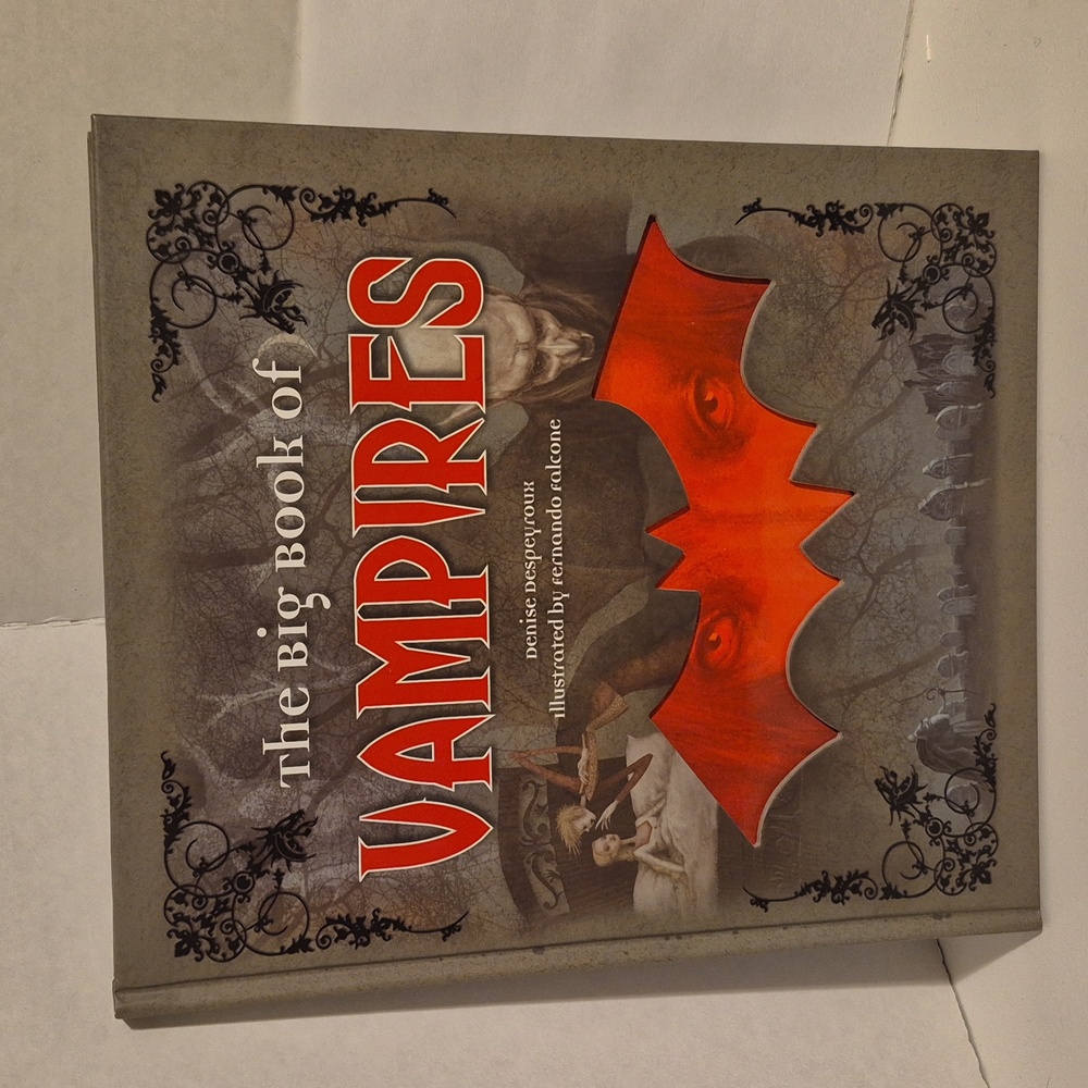 B97 The Big Book of Vampires hard cover preowned mint